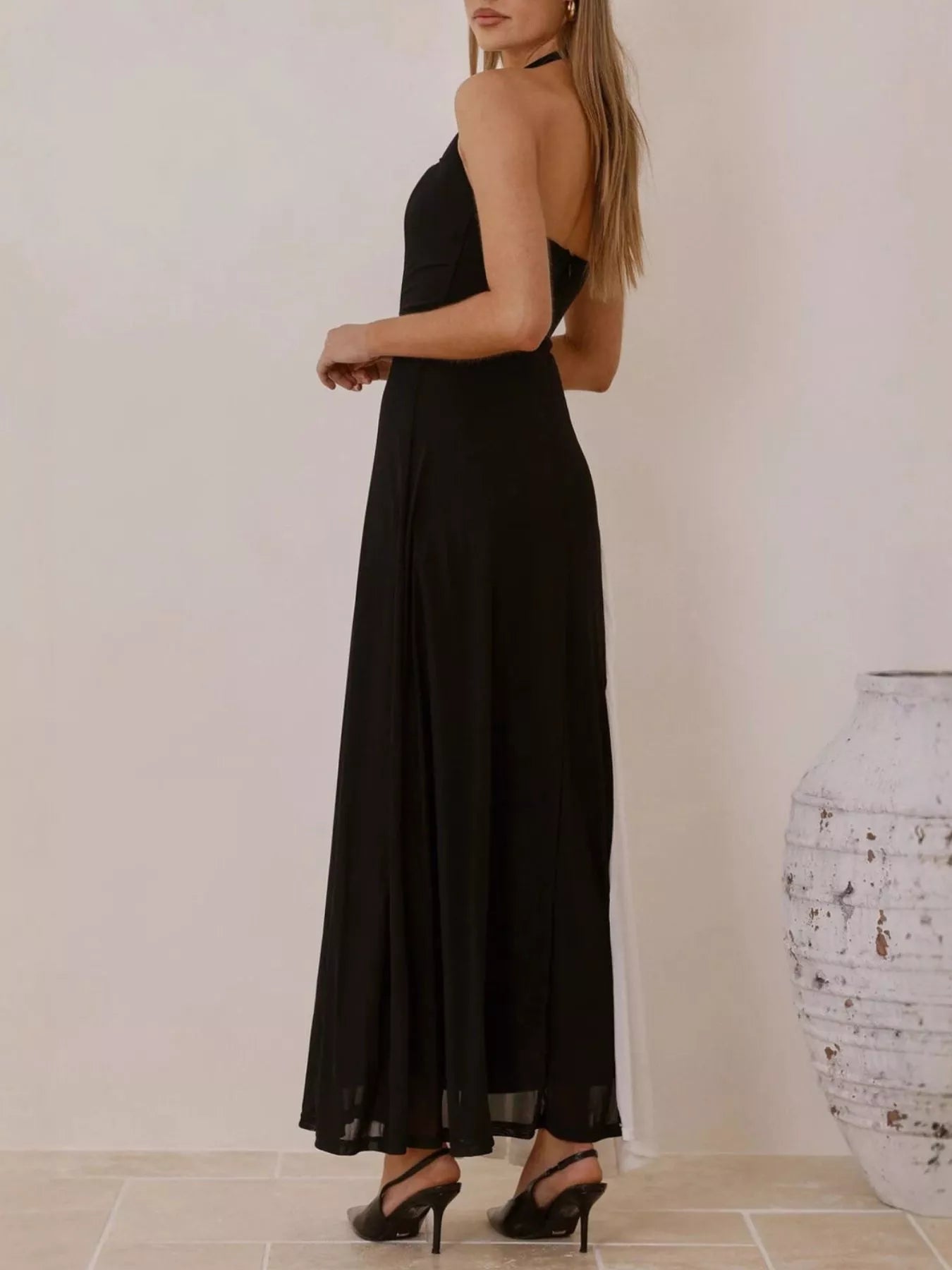 Contrast Halter Neck Maxi Dress-Nordavory