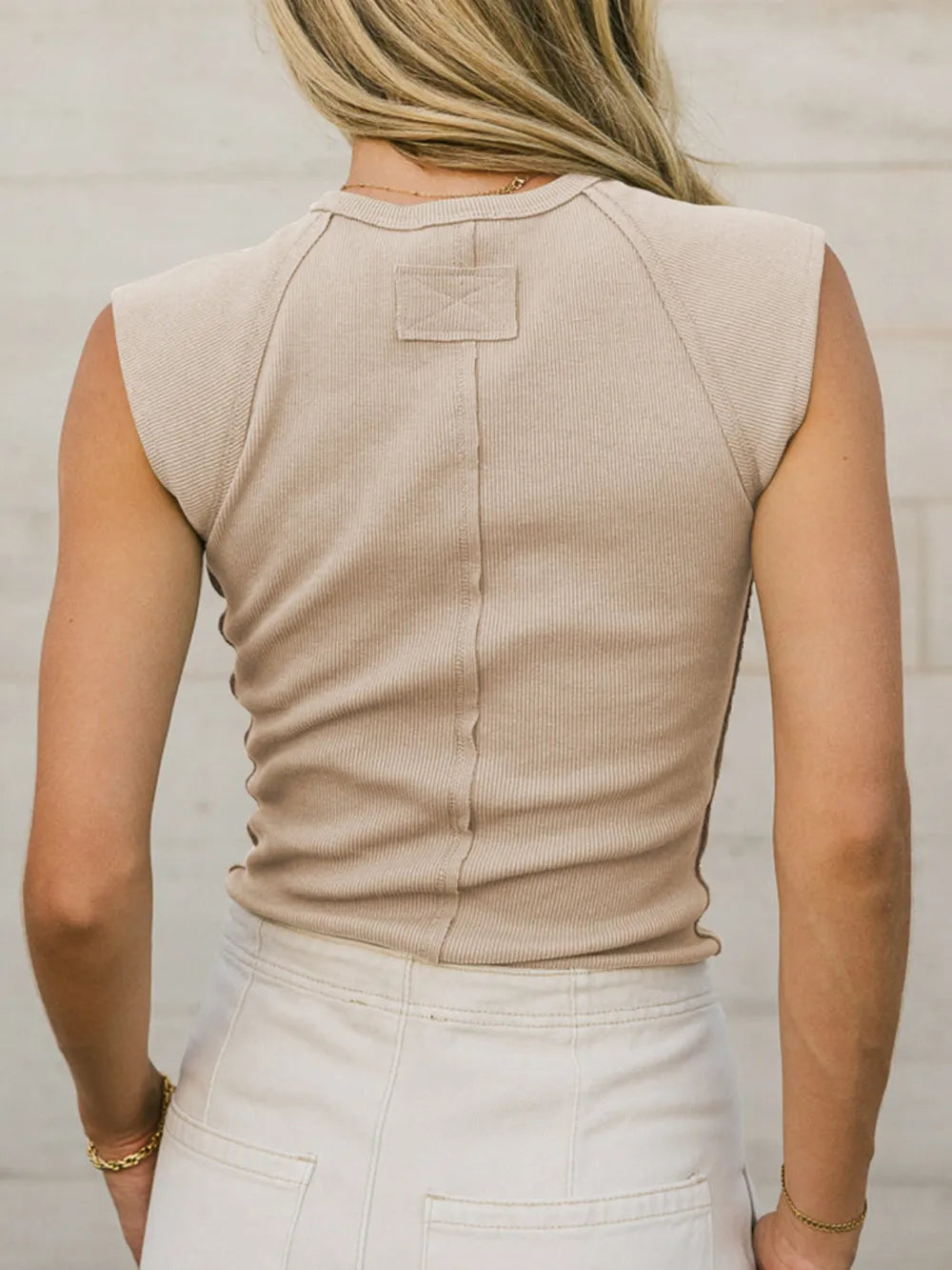 Ribbed Round Neck Slim Tank-Nordavory