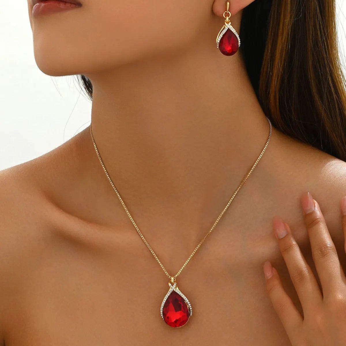 18K Gold-Plated Rhinestone Teardrop Necklace and Earrings Jewelry Set-Nordavory