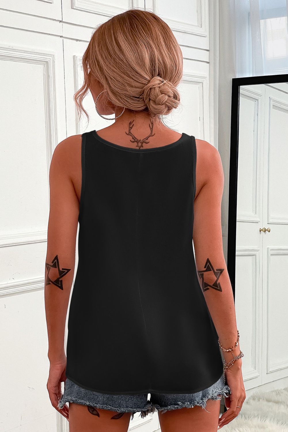 Half-Zip Scoop Neck Tank-Nordavory