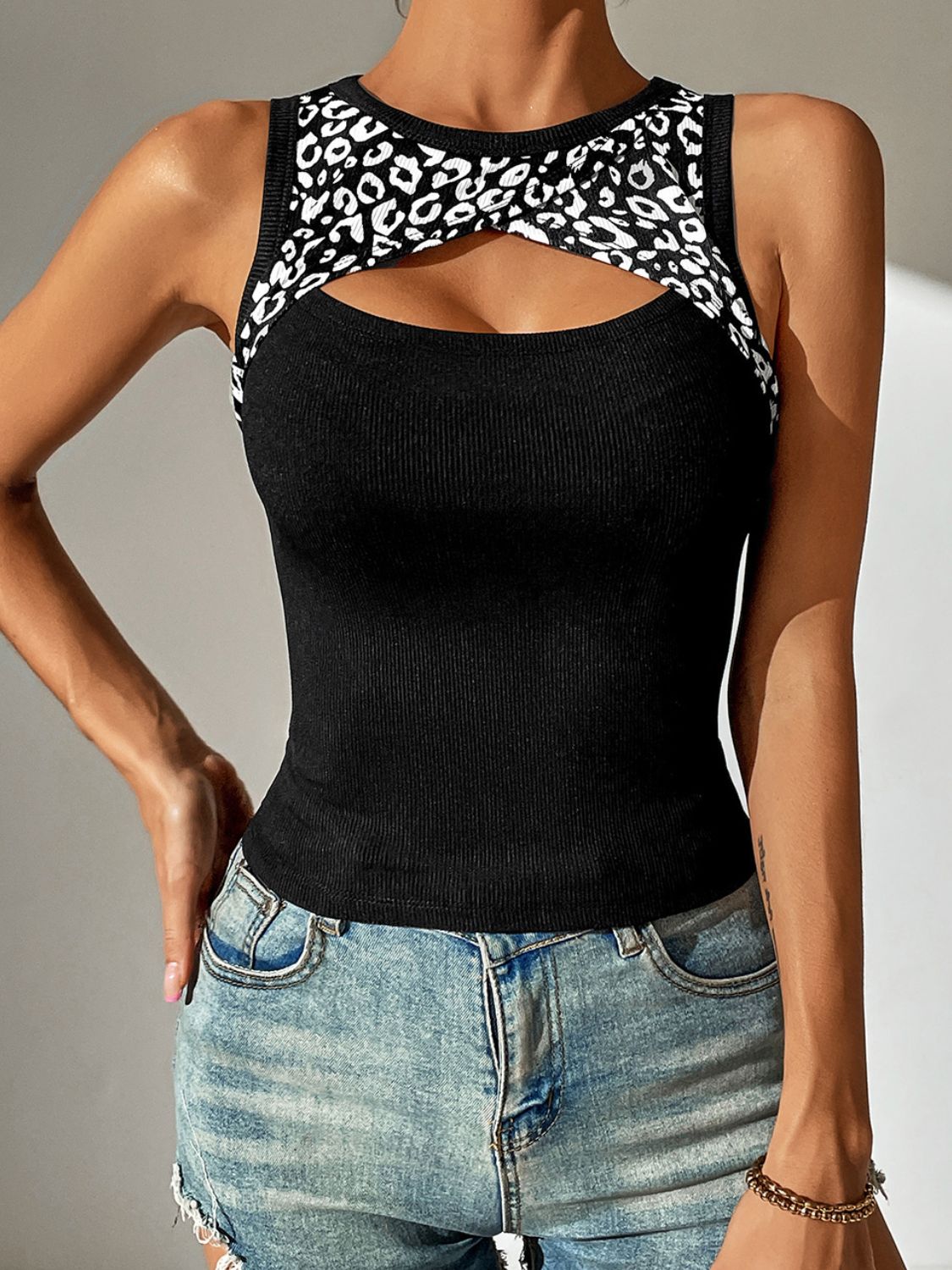 Ivy Lane Leopard Cutout Round Neck Tank-Nordavory