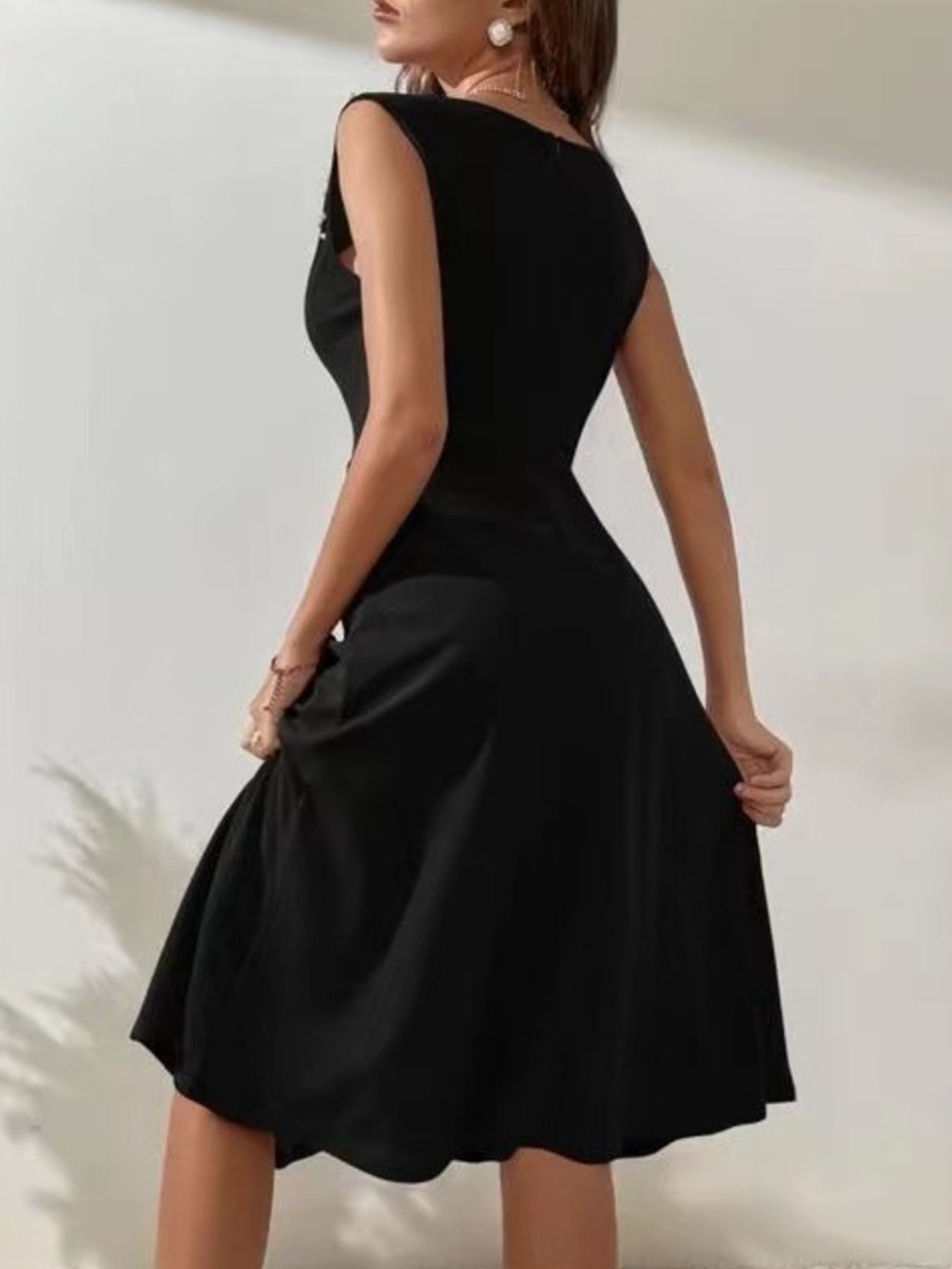 Pearl Detail Sleeveless Midi Dress-Nordavory
