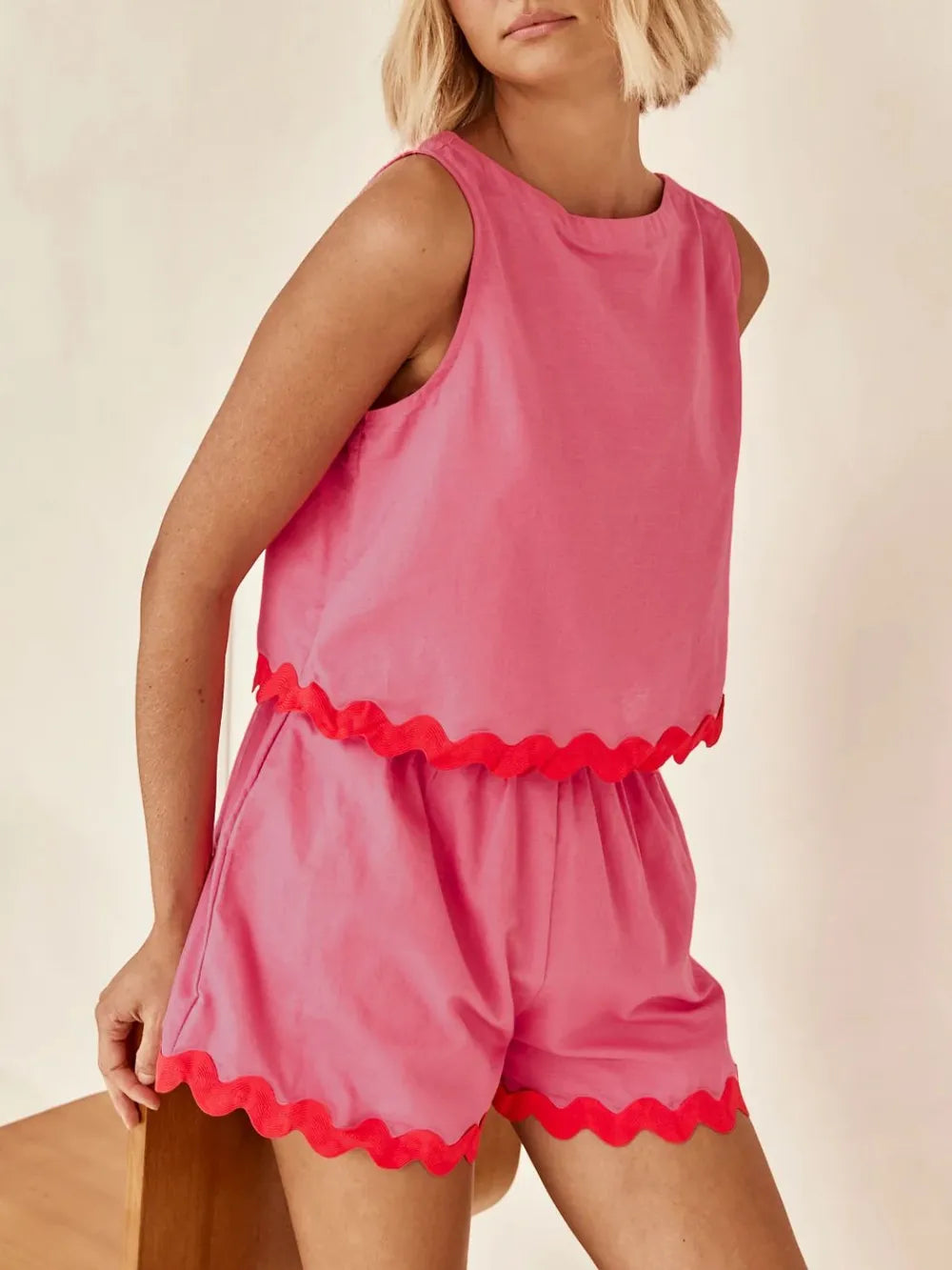 Contrast Trim Round Neck Tank and Shorts Set-Nordavory