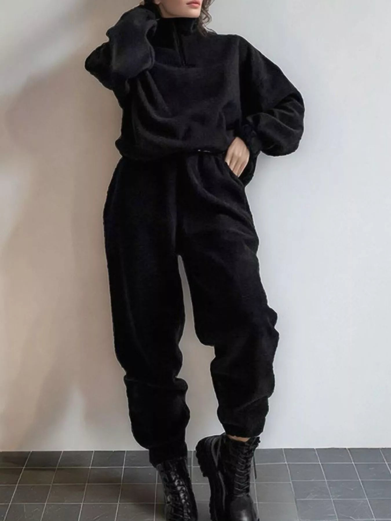 Quarter Zip Sweatshirt and Pants Set-Nordavory