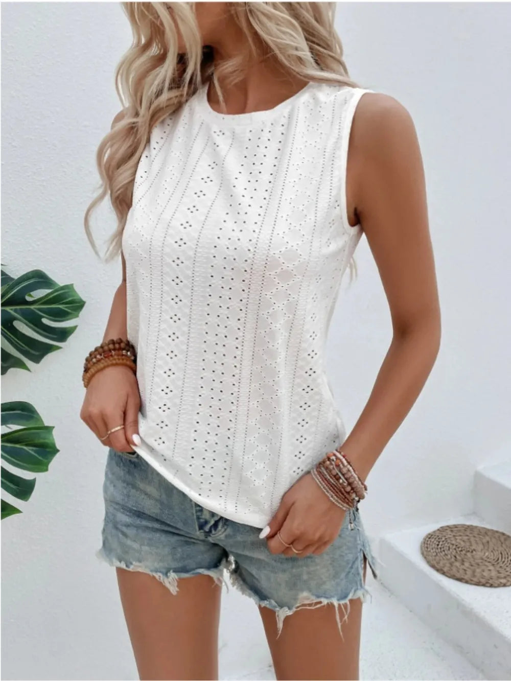 Eyelet Round Neck Tank-Nordavory