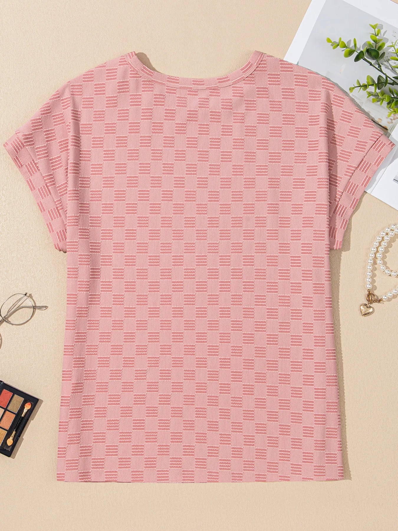 Checkered Textured Round Neck T-Shirt-Nordavory