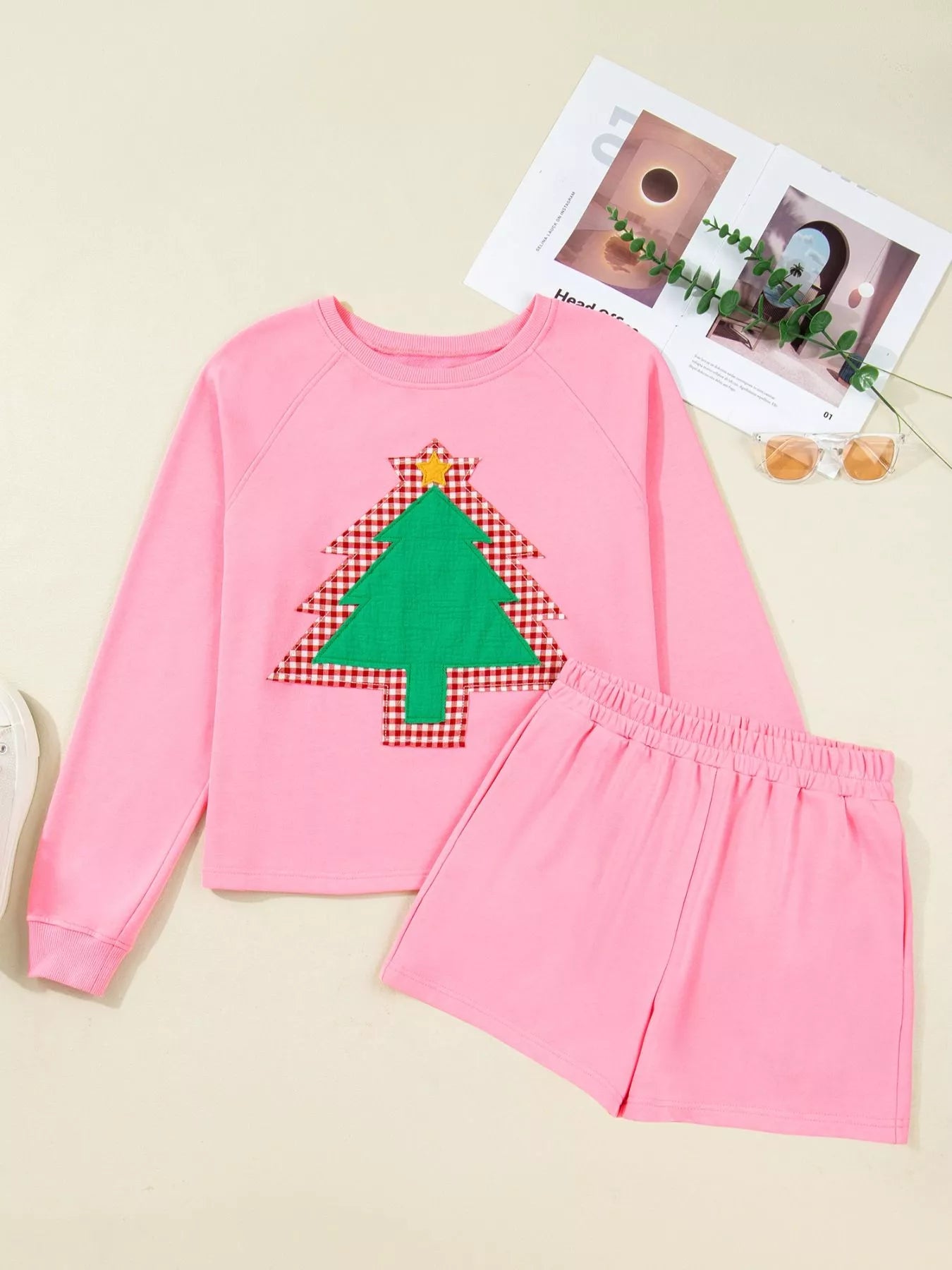 Plaid Contrasted Double Christmas Tree Patched Raglan Sleeve Pullover 2pcs Short Set-Nordavory