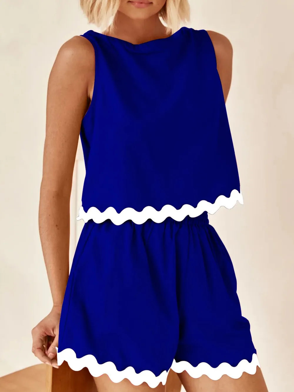 Contrast Trim Round Neck Tank and Shorts Set-Nordavory