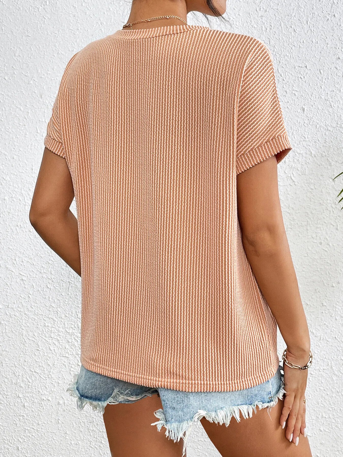 Ribbed Contrast Pocket T-Shirt-Nordavory