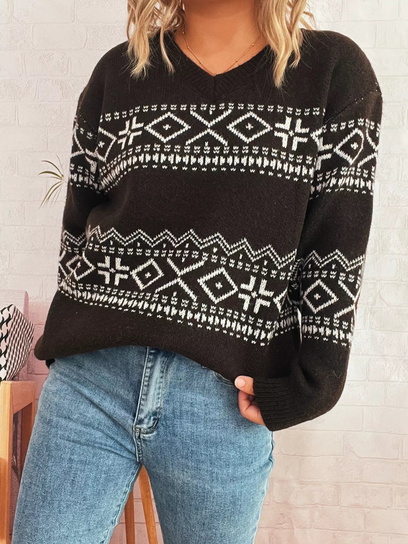 Geometric Dropped Shoulder Long Sleeve Sweater-Nordavory