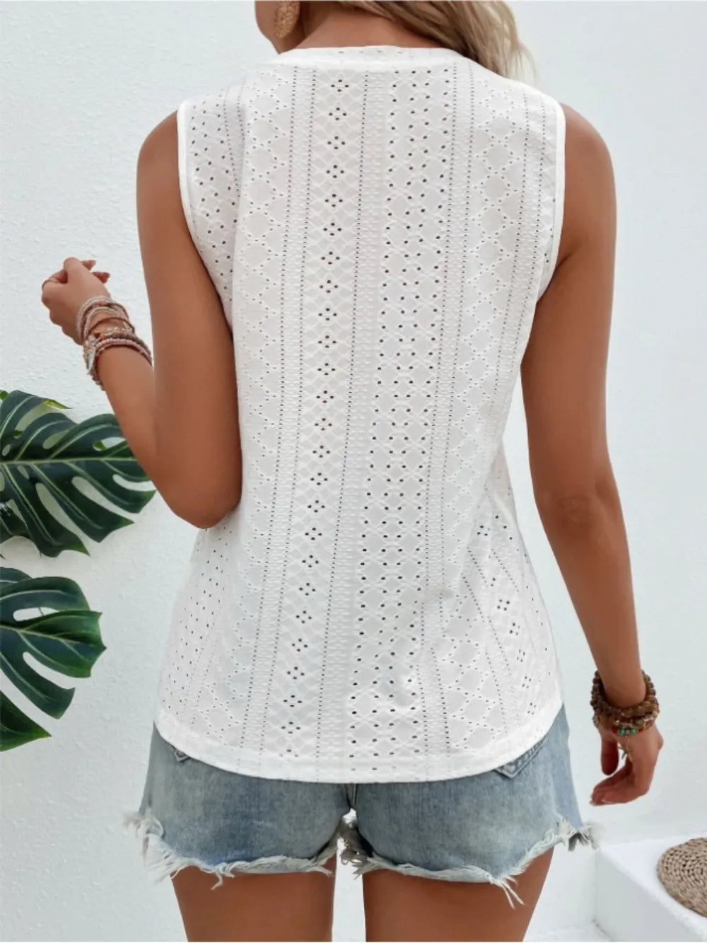 Eyelet Round Neck Tank-Nordavory