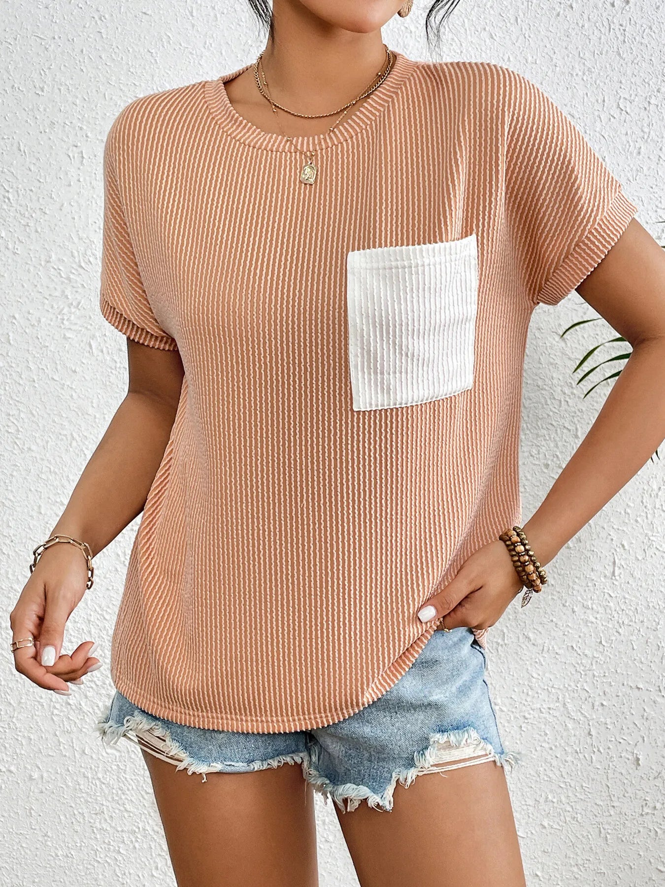 Ribbed Contrast Pocket T-Shirt-Nordavory