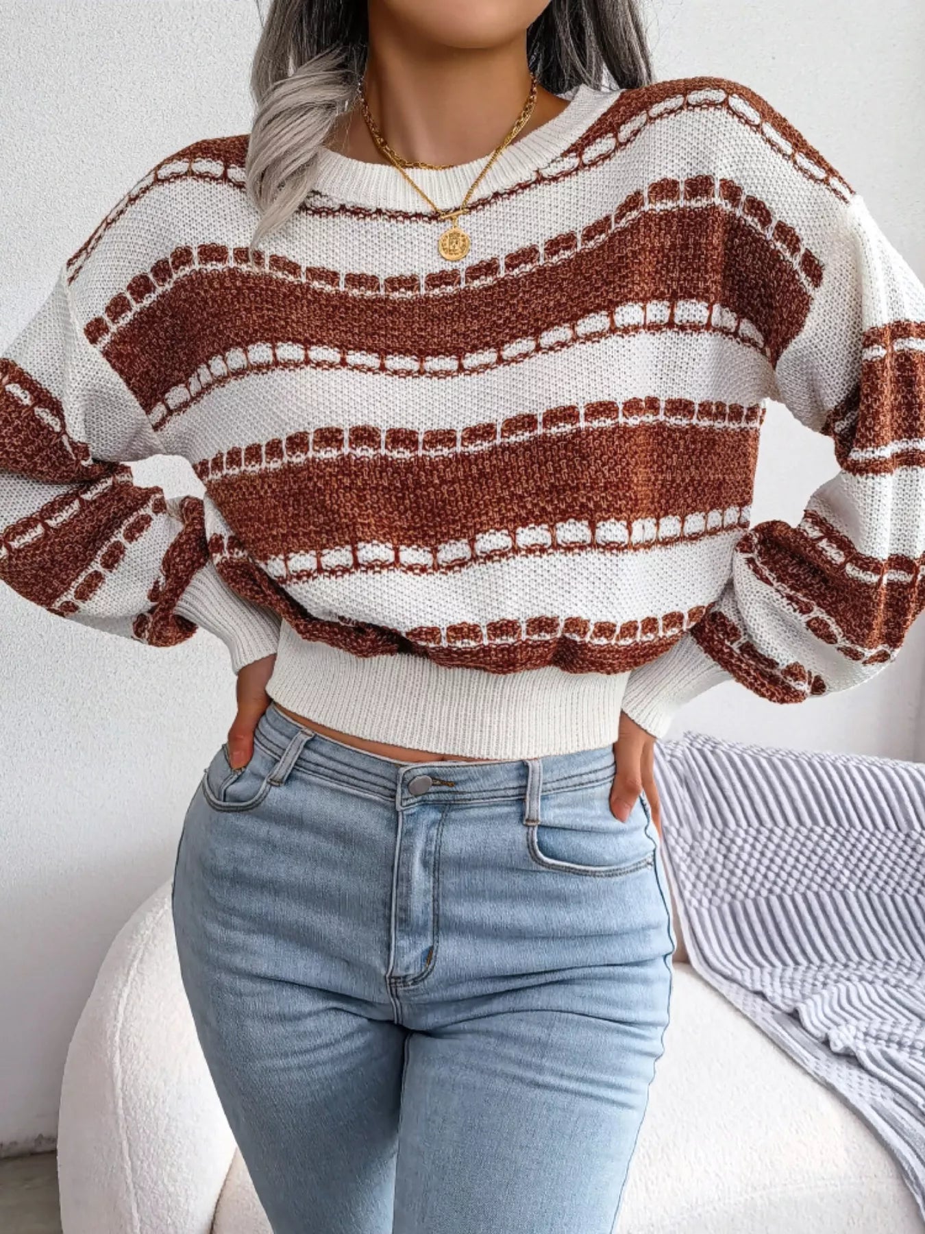 Color Block Round Neck Cropped Sweater-Nordavory