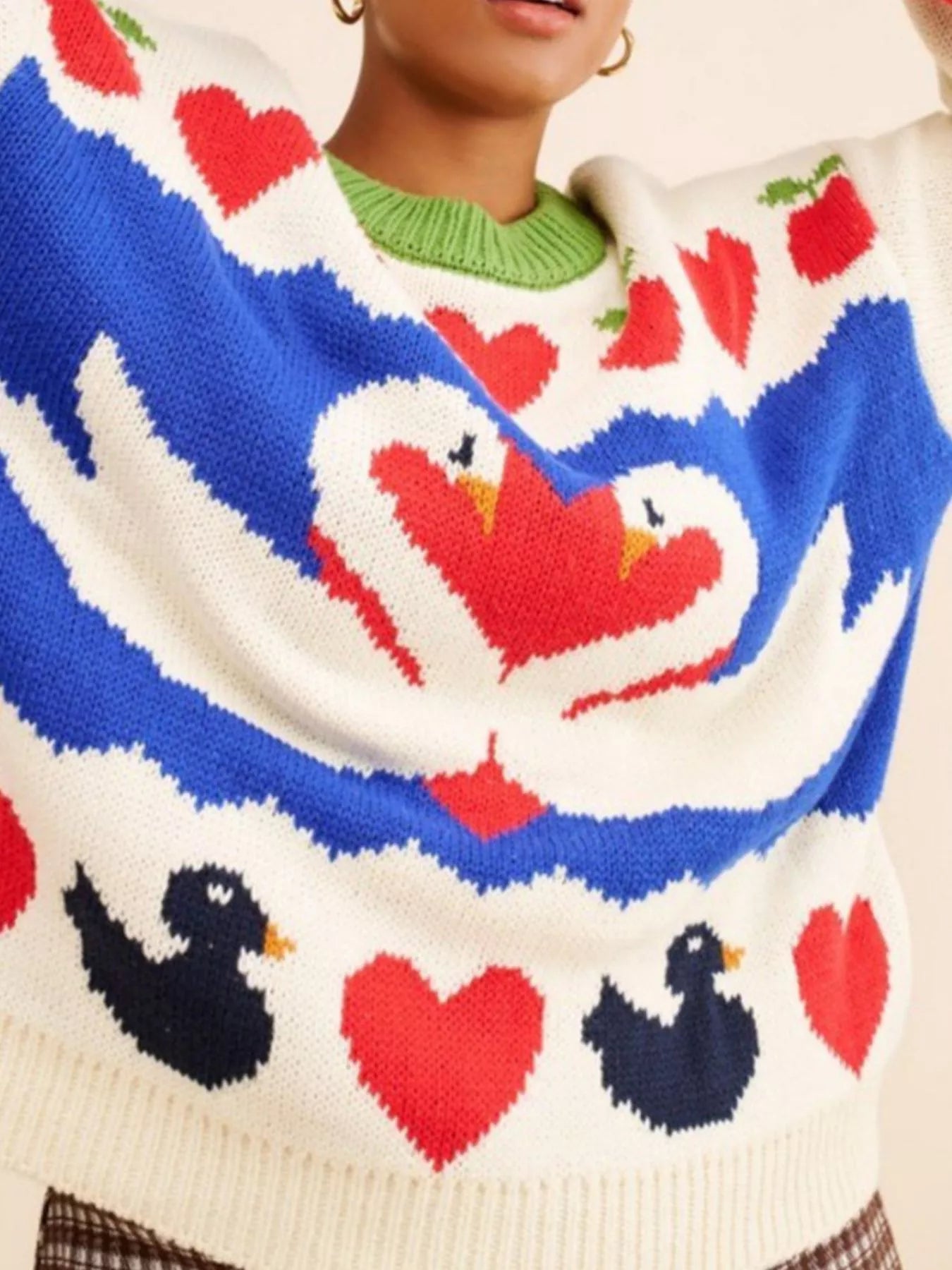 Swan Heart Pattern Round Neck Sweater-Nordavory