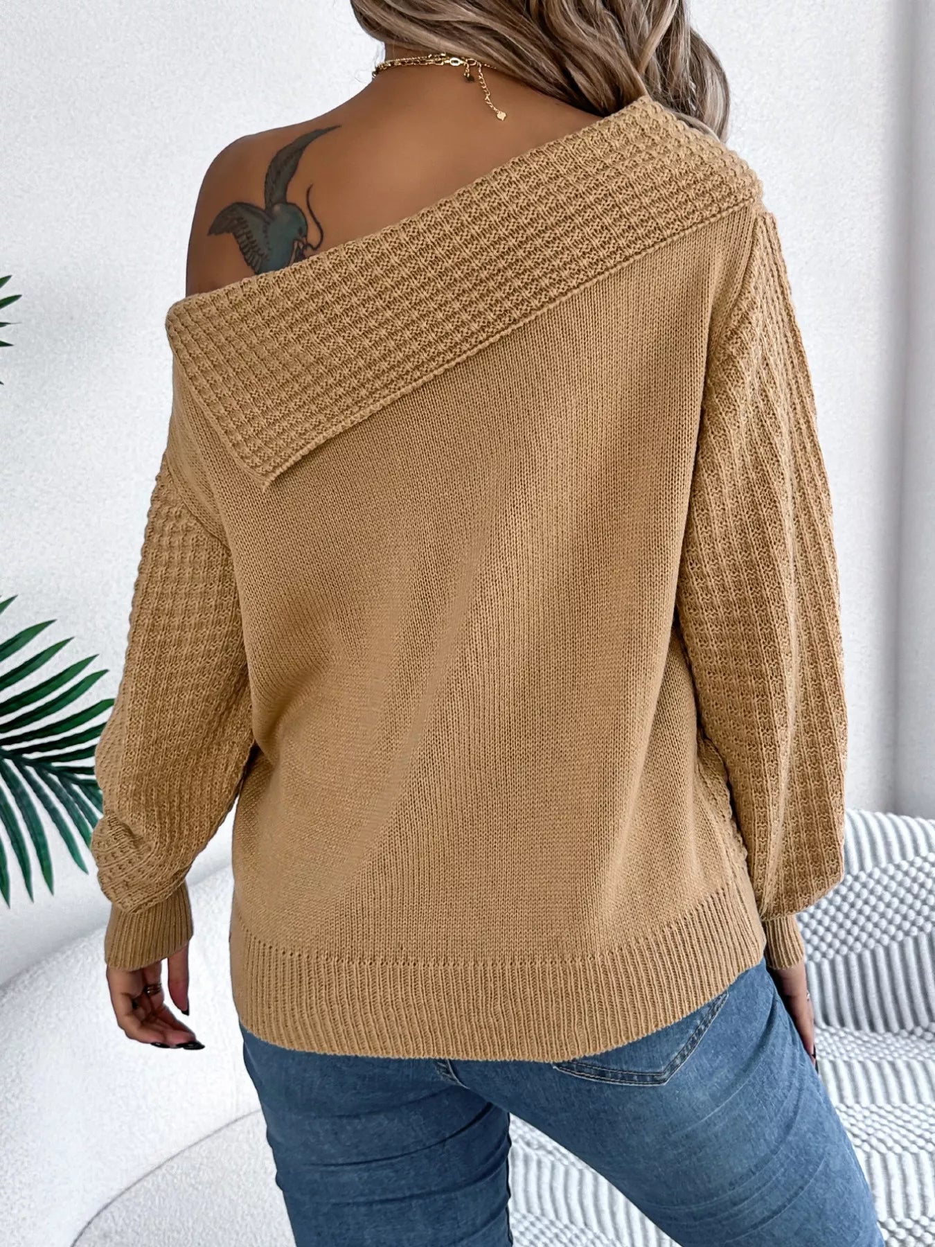 Off-Shoulder Cable Knit Sweater-Nordavory