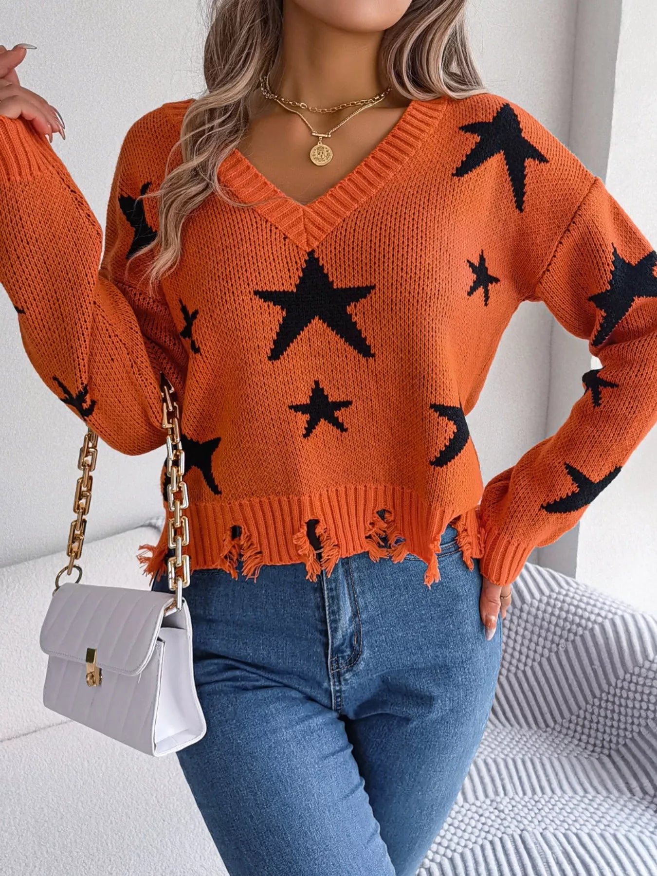Star Pattern V-Neck Distressed Sweater-Nordavory