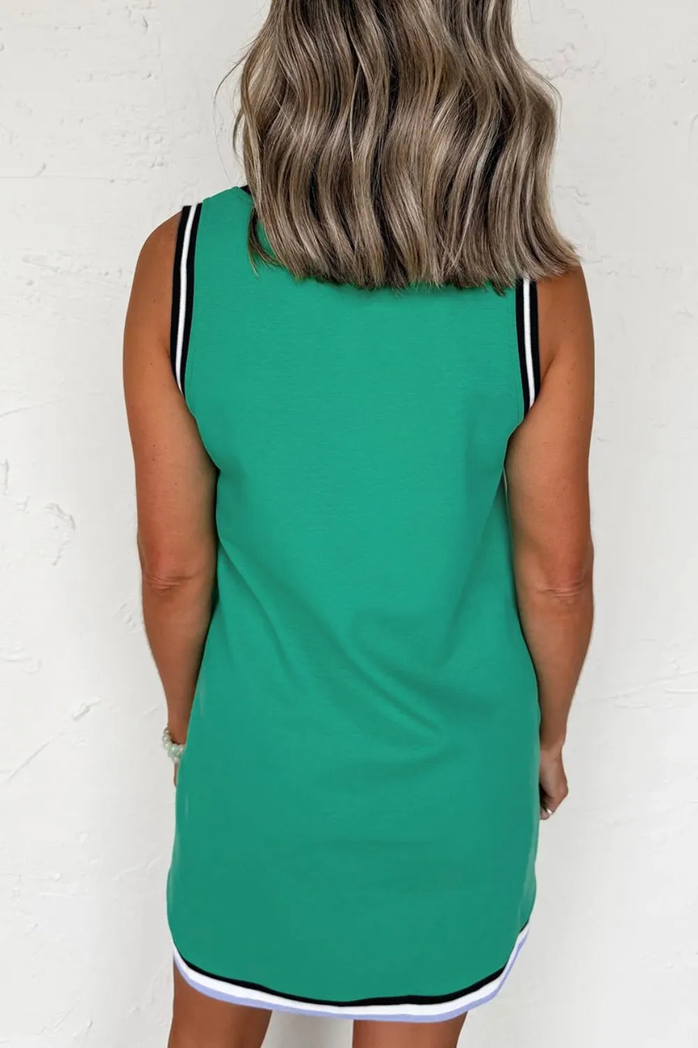 Color Contrast Trim V Neck Shift Sleeveless Mini Dress-Nordavory
