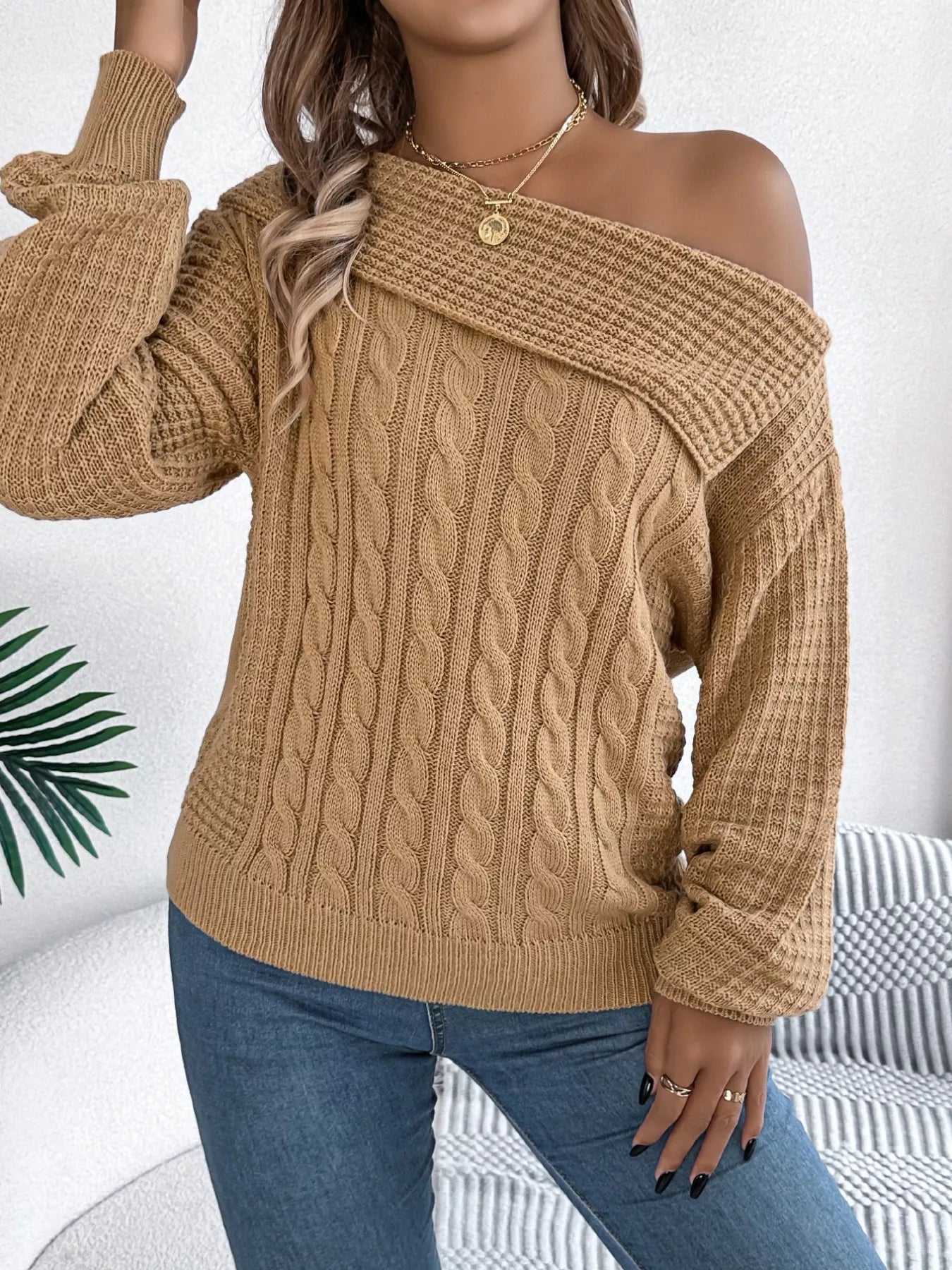 Off-Shoulder Cable Knit Sweater-Nordavory