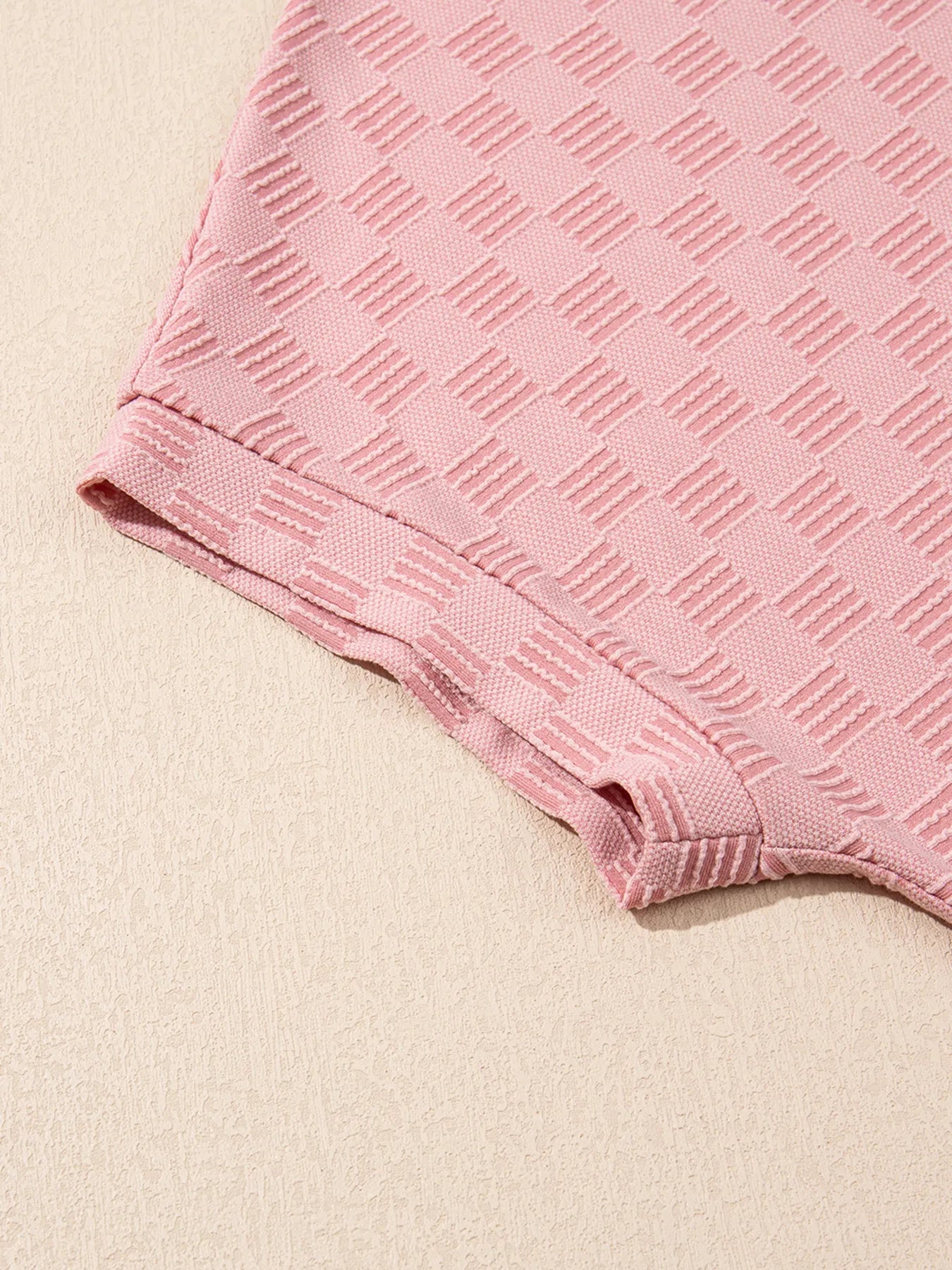 Checkered Textured Round Neck T-Shirt-Nordavory