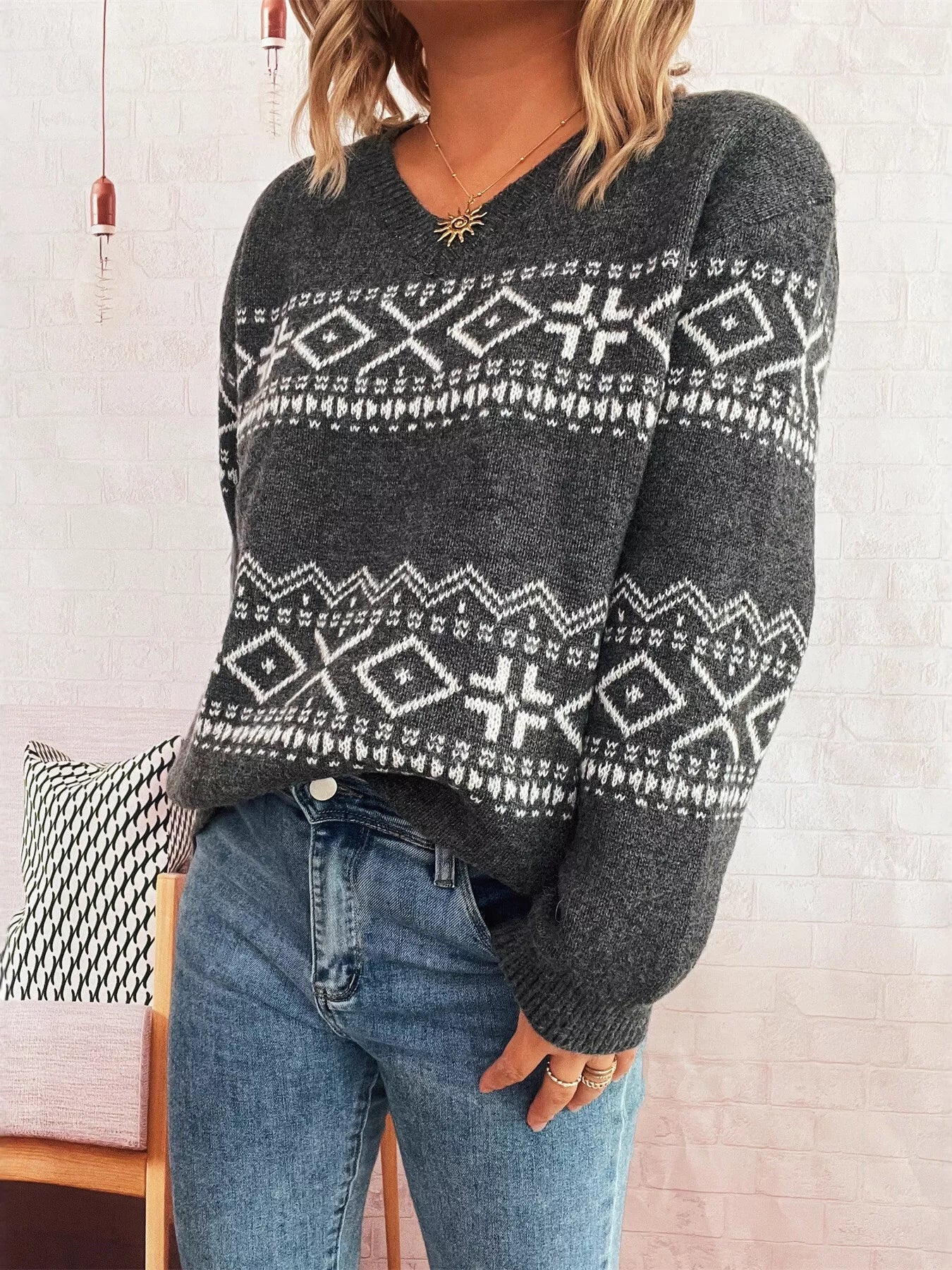 Geometric Dropped Shoulder Long Sleeve Sweater-Nordavory