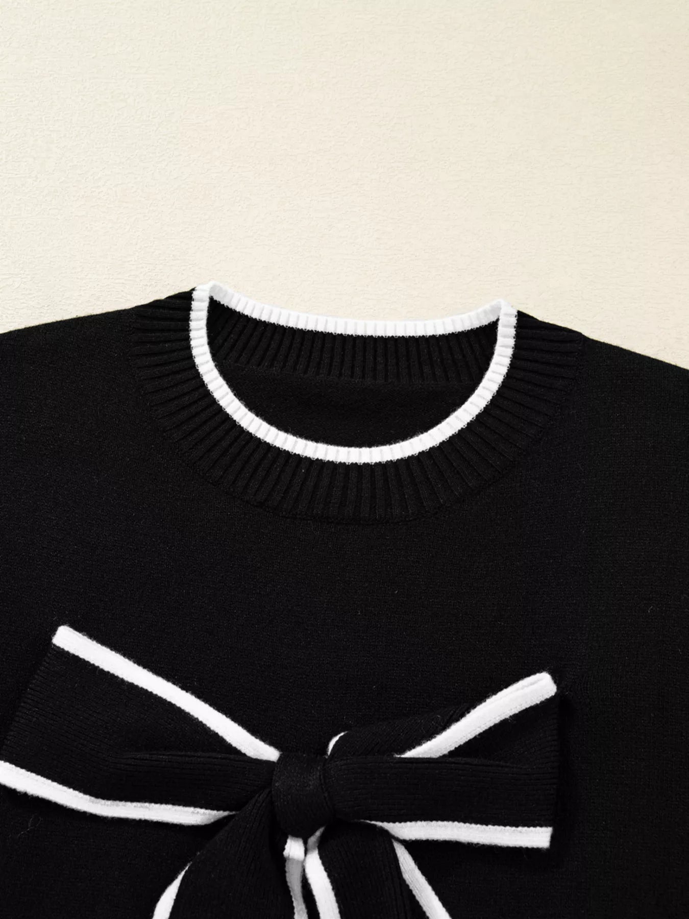 Contrast Trim Bow Accent Holiday Cropped Sweater-Nordavory