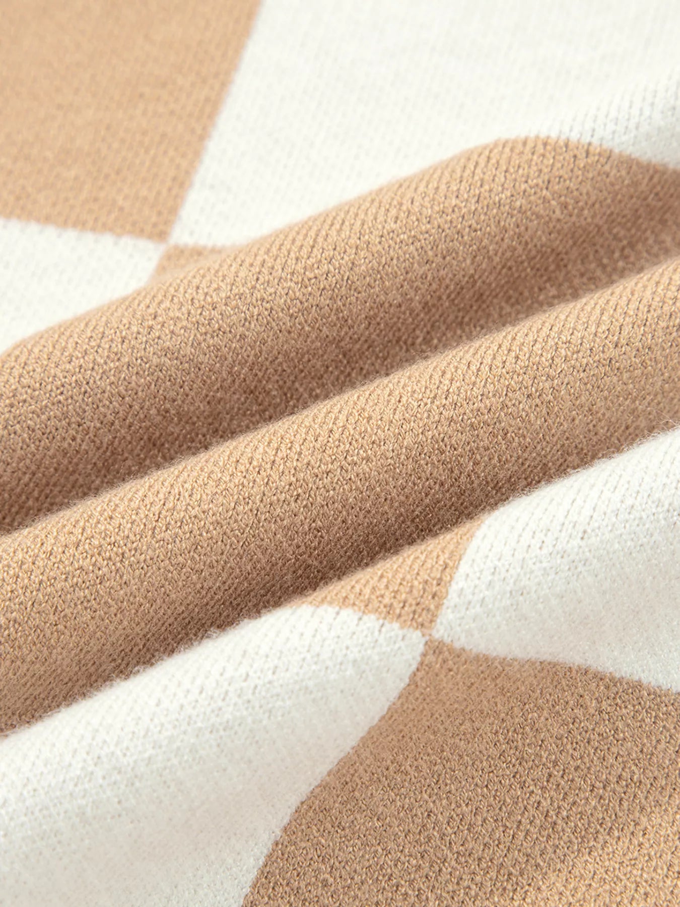 Checkered Pattern Loose Drop Shoulder Half Sleeve Sweater-Nordavory