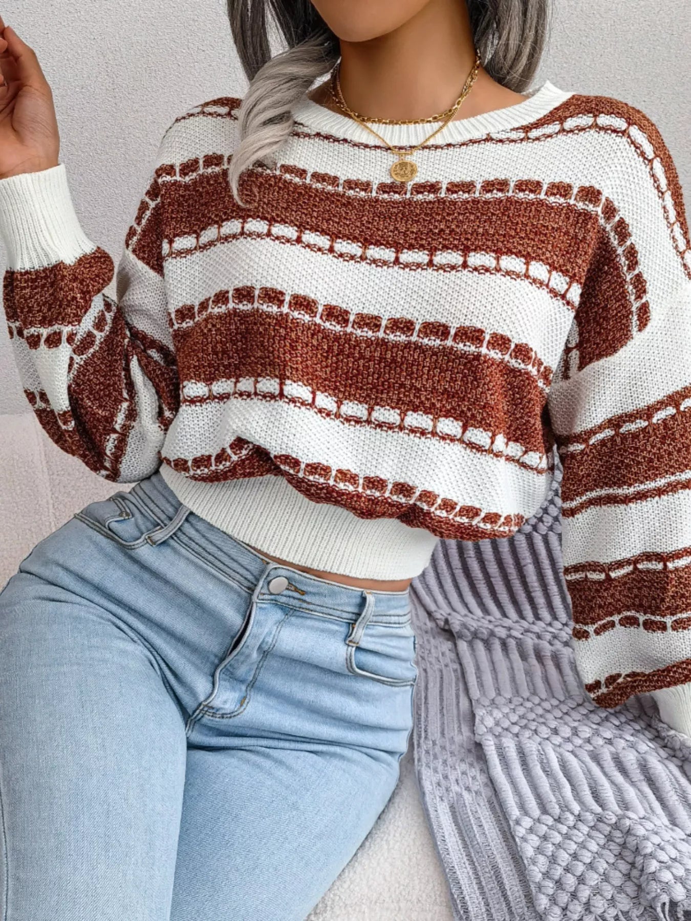 Color Block Round Neck Cropped Sweater-Nordavory