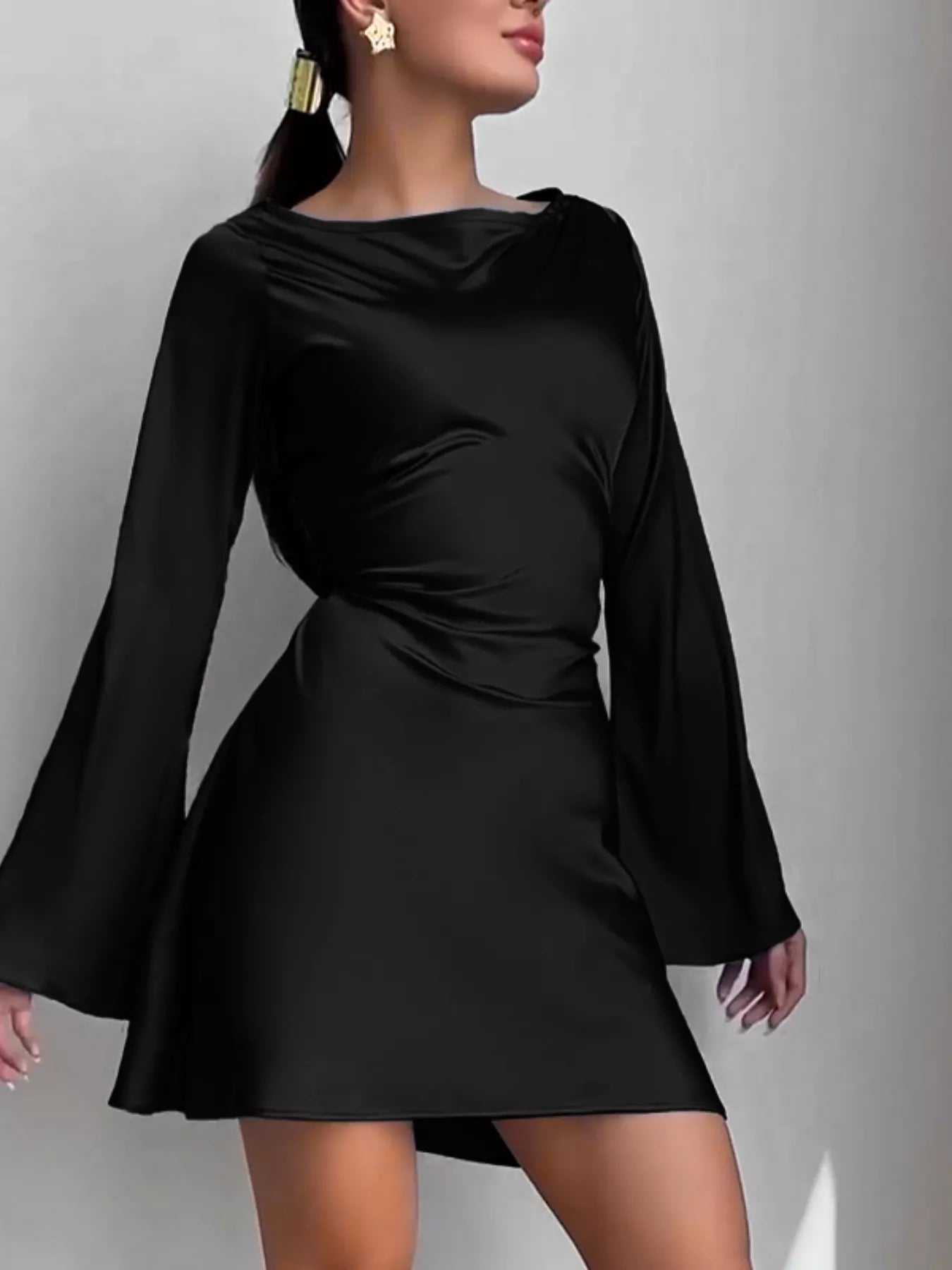 Elegant Mini Dress with Fare Sleeves-Nordavory