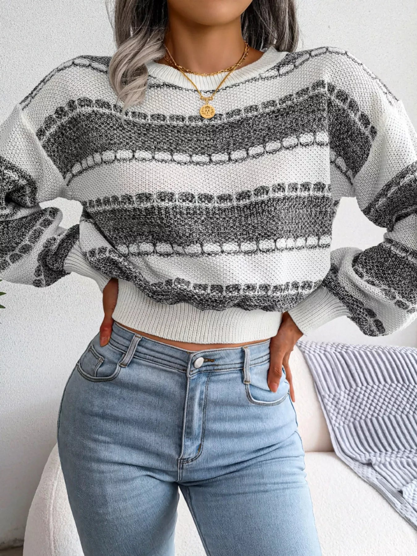 Color Block Round Neck Cropped Sweater-Nordavory