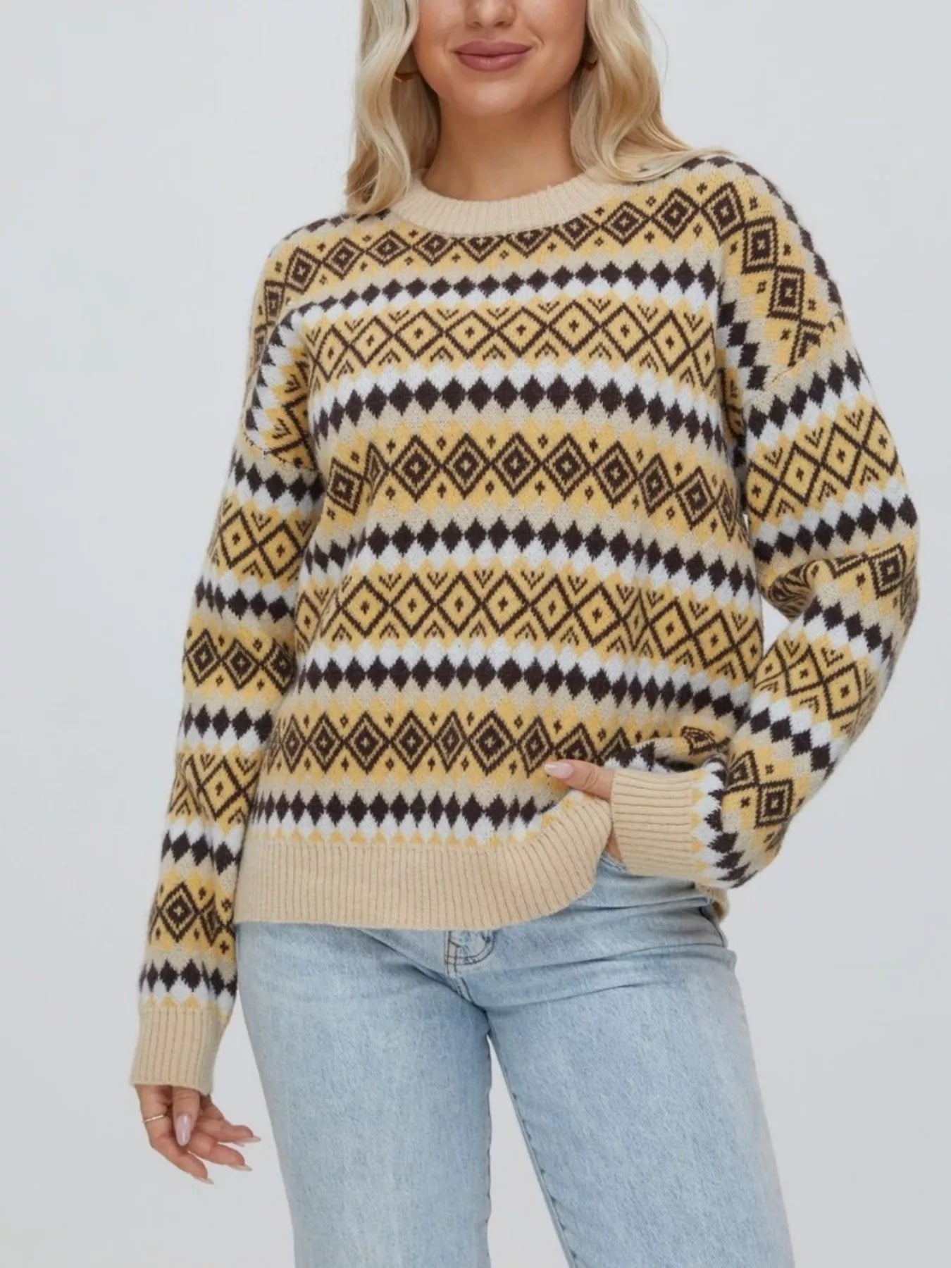 Geometric Pattern Round Neck Sweater-Nordavory