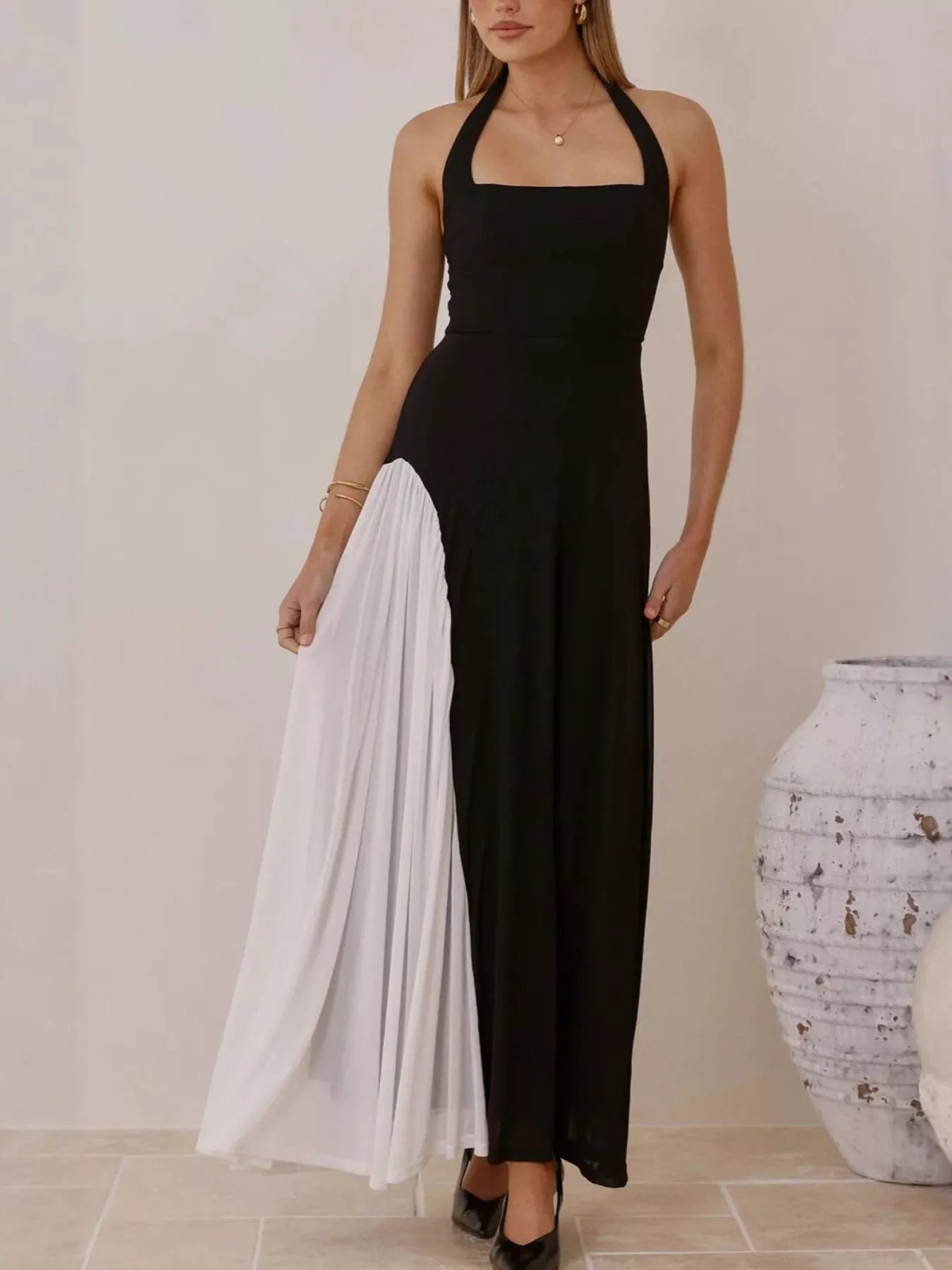 Contrast Halter Neck Maxi Dress-Nordavory