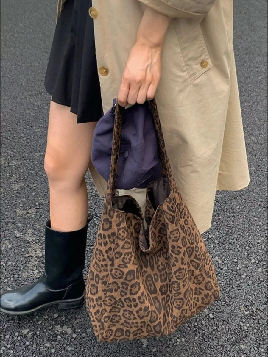 Chic Shoulder Bag for Casual Style-Nordavory