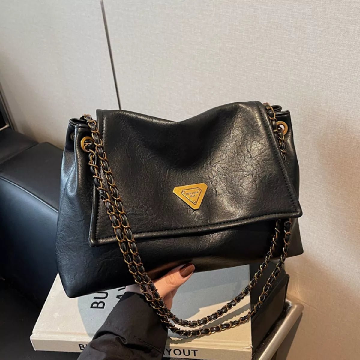 Chain Strap Shoulder Bag-Nordavory
