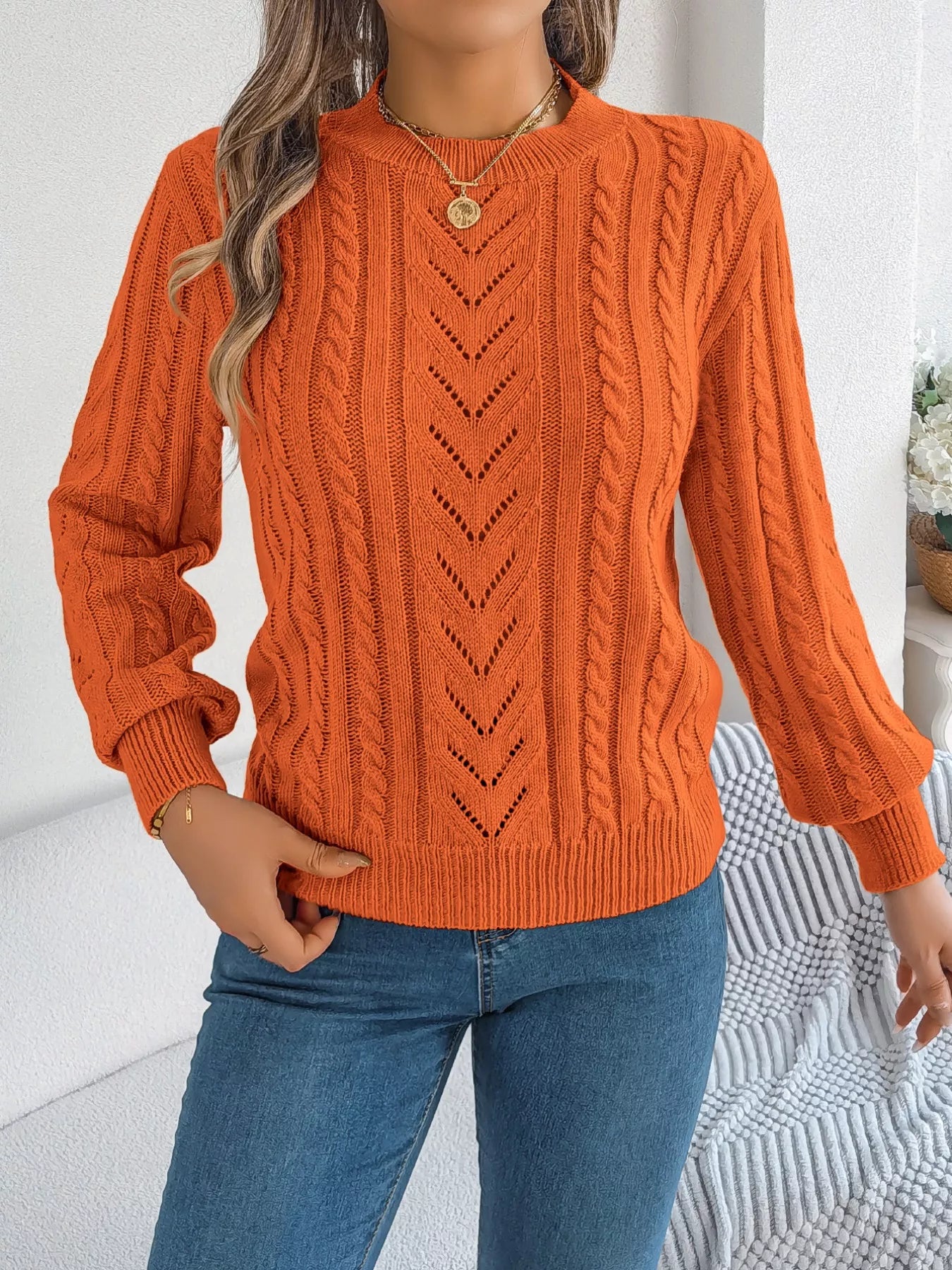 Cable-Knit Round Neck Sweater-Nordavory
