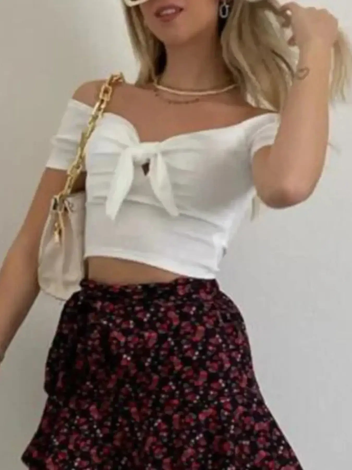 Off-Shoulder Bow-Tie Crop Top-Nordavory