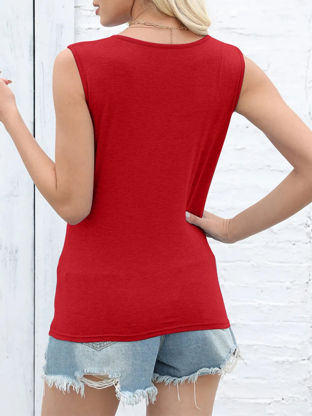 Cutout Twisted Round Neck Tank-Nordavory