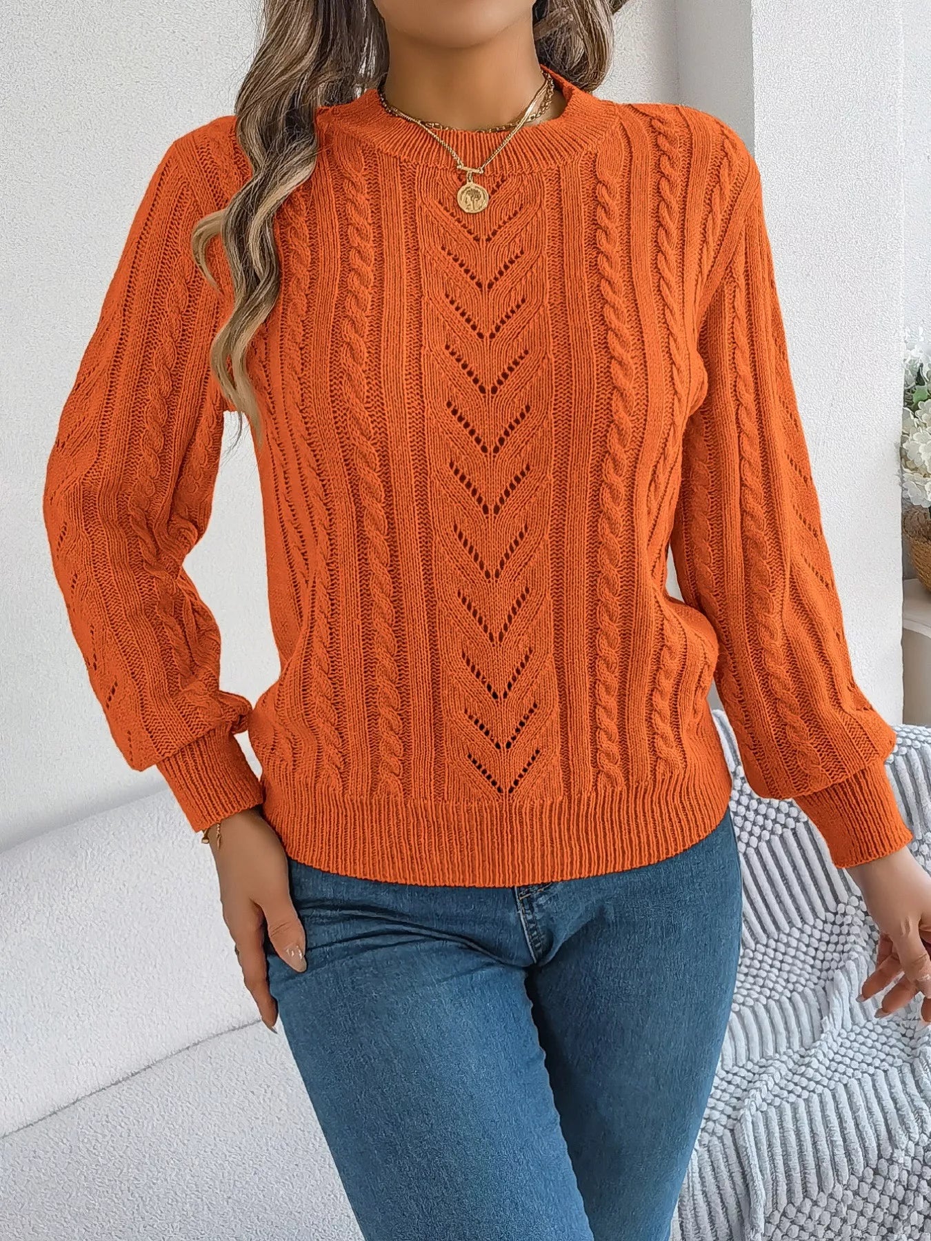 Cable-Knit Round Neck Sweater-Nordavory