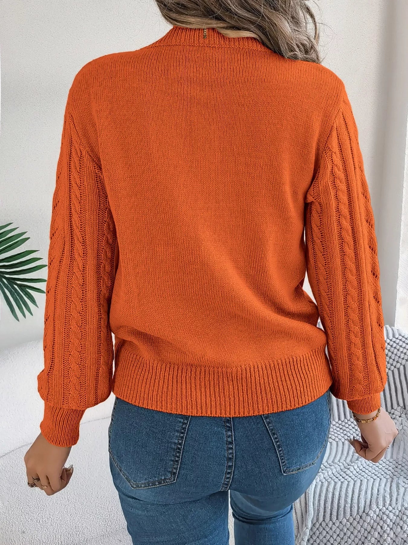 Cable-Knit Round Neck Sweater-Nordavory