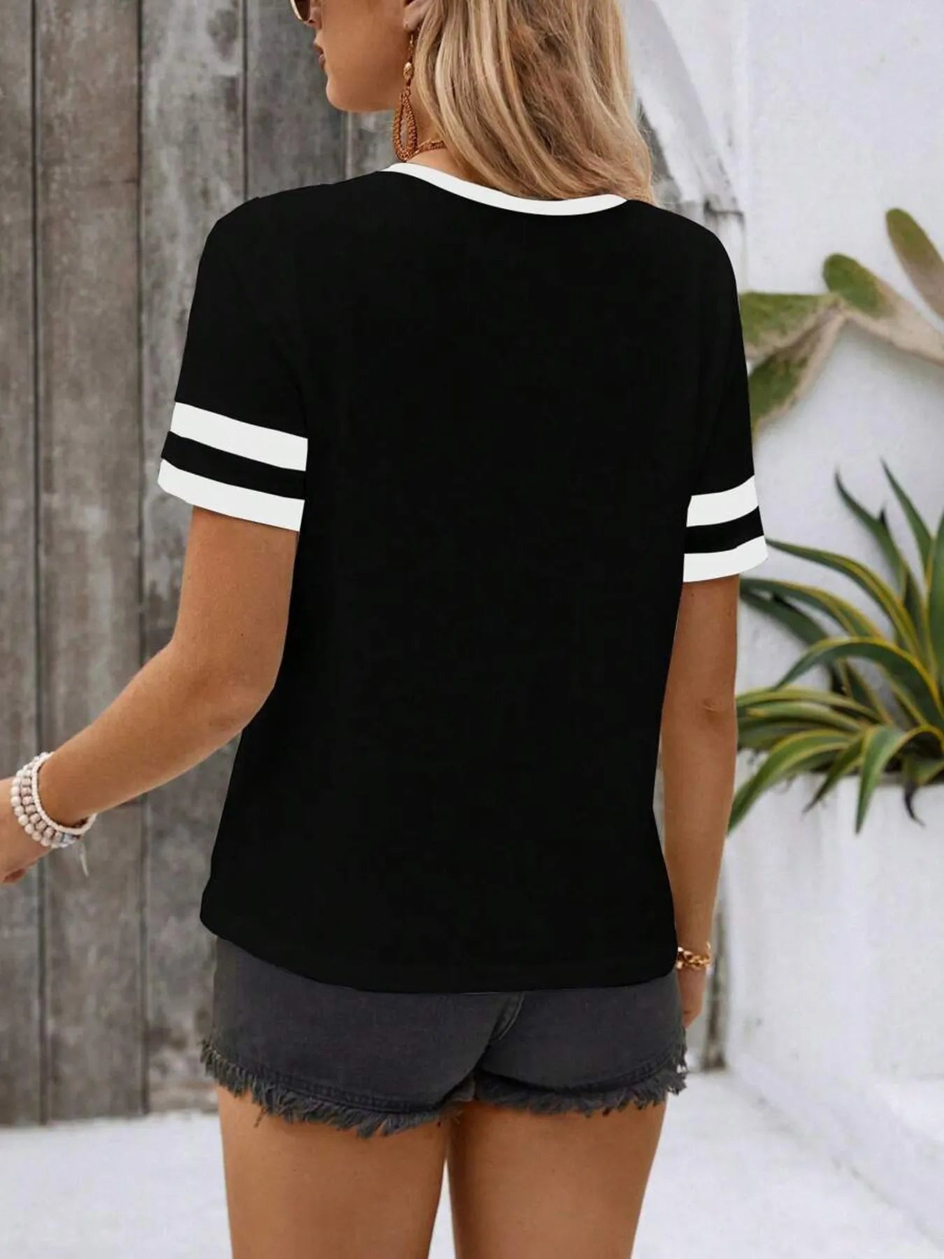 Striped Short Sleeve Half Zip Top-Nordavory