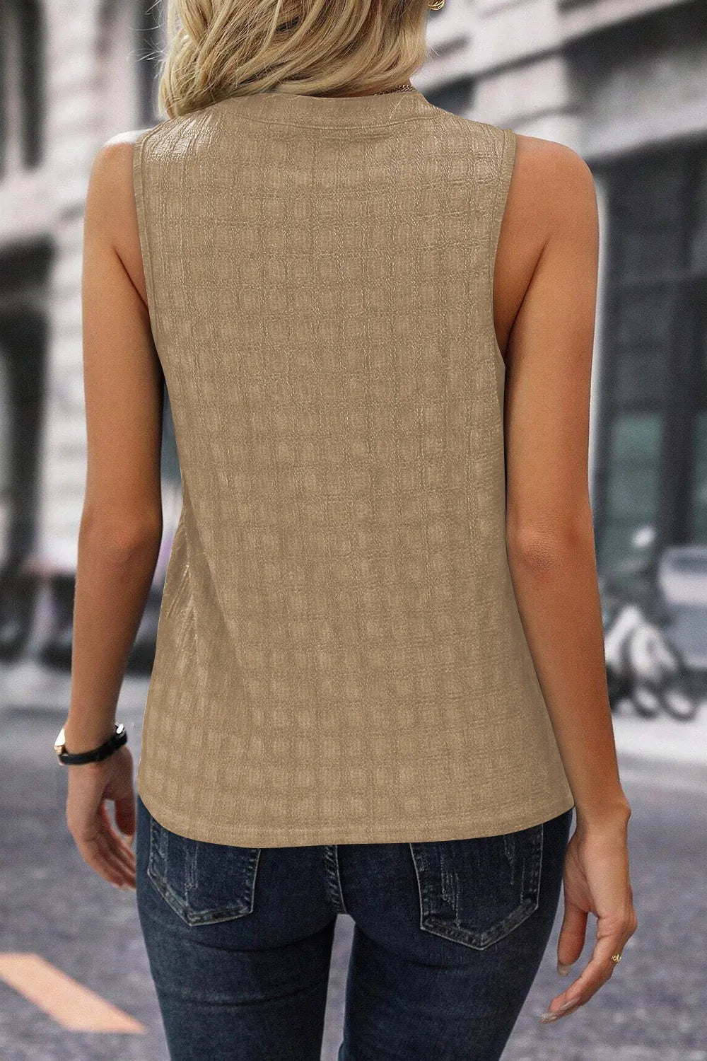 Textured Notched Tank-Nordavory