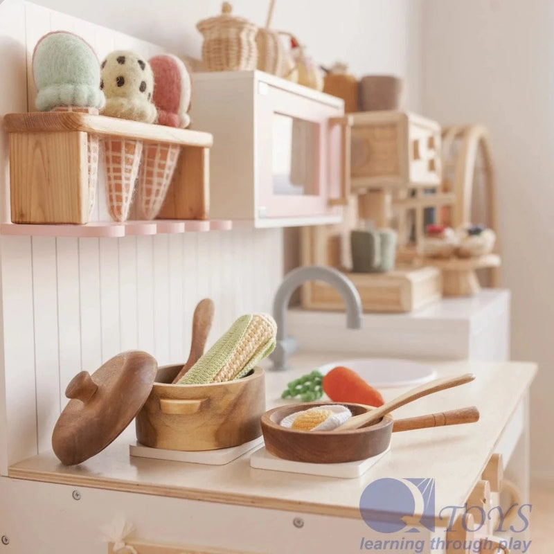 QToys Australia (USA) MAHOGANY PAN & POT SET Toys nordavory