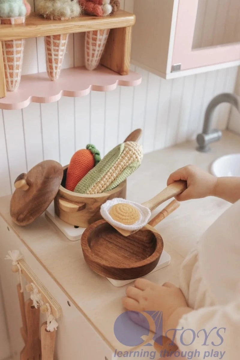 QToys Australia (USA) MAHOGANY PAN & POT SET Toys nordavory