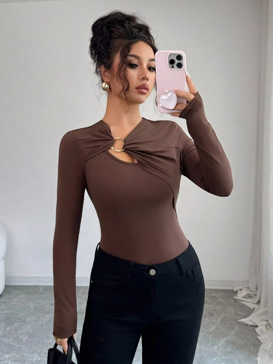 Twist Front Ring Detail Long Sleeve T-Shirt-Nordavory