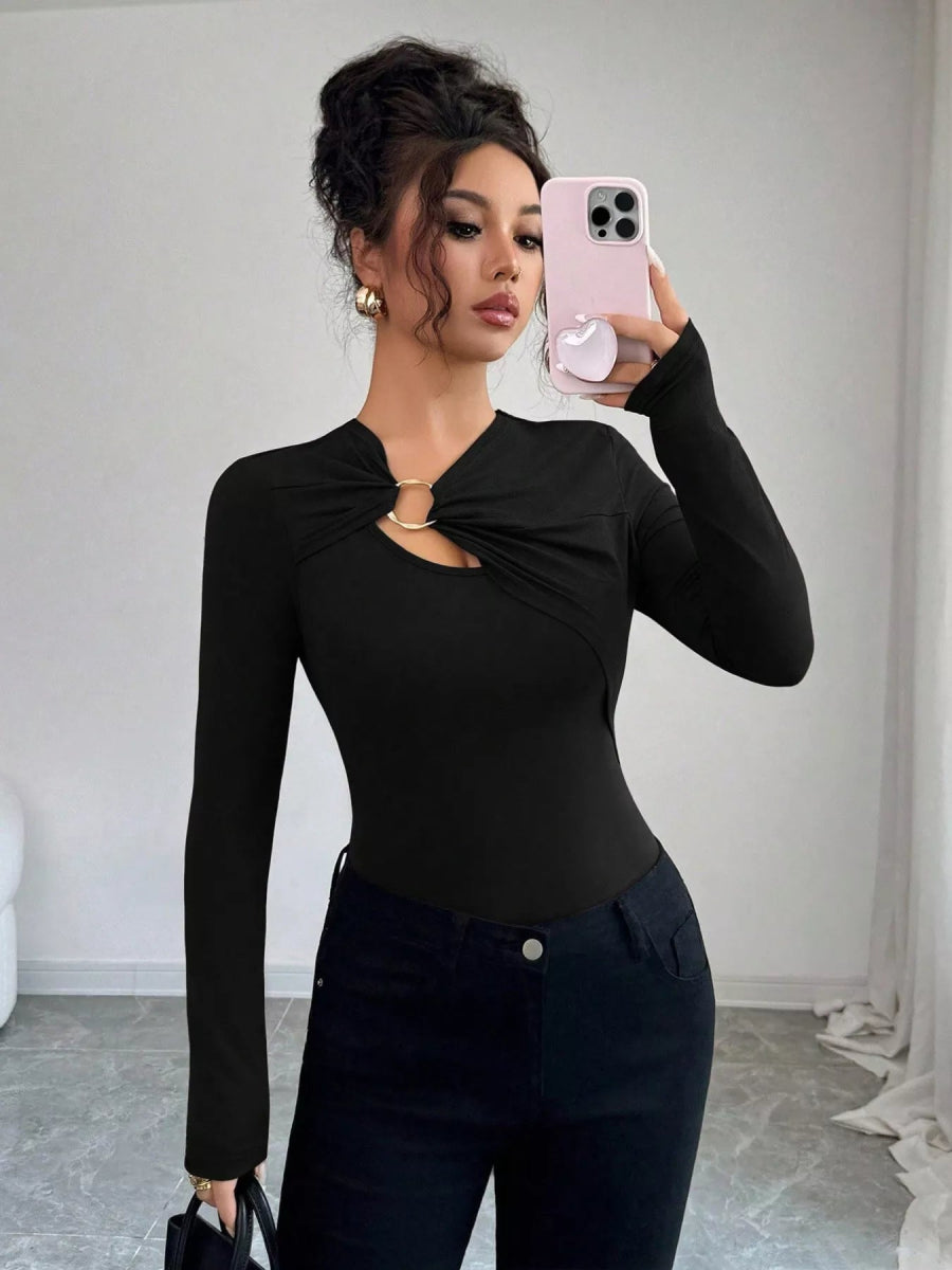 Twist Front Ring Detail Long Sleeve T-Shirt-Nordavory