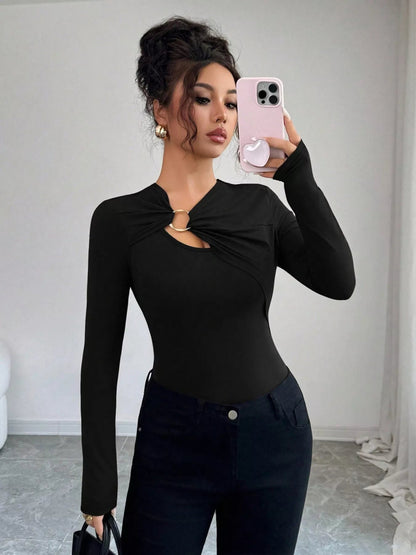 Twist Front Ring Detail Long Sleeve T-Shirt-Nordavory