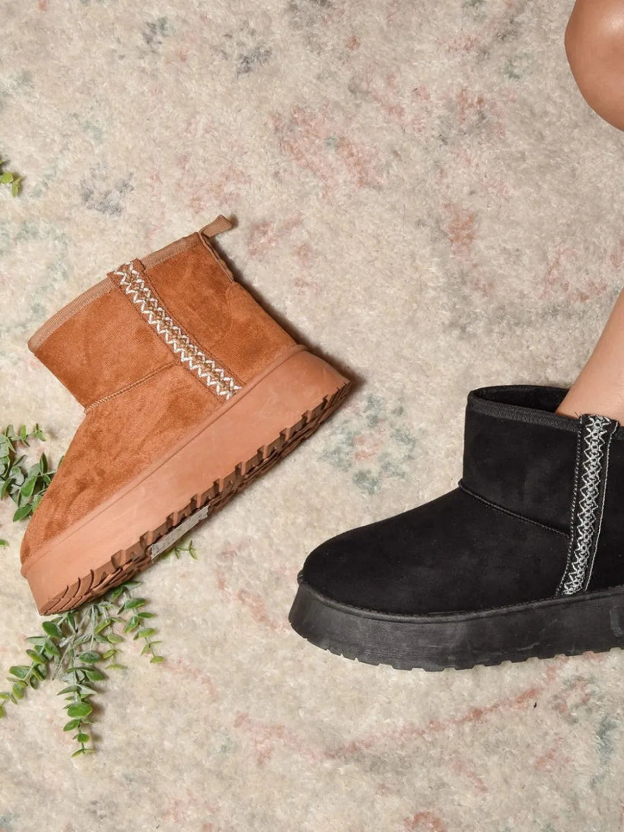 WILD DIVA Round Toe Platform Boots-Nordavory